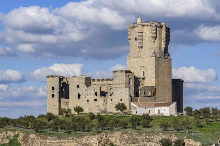Córdoba - Belálcazar - castillo de los Sotomayor y Zuñiga 03 .jpg